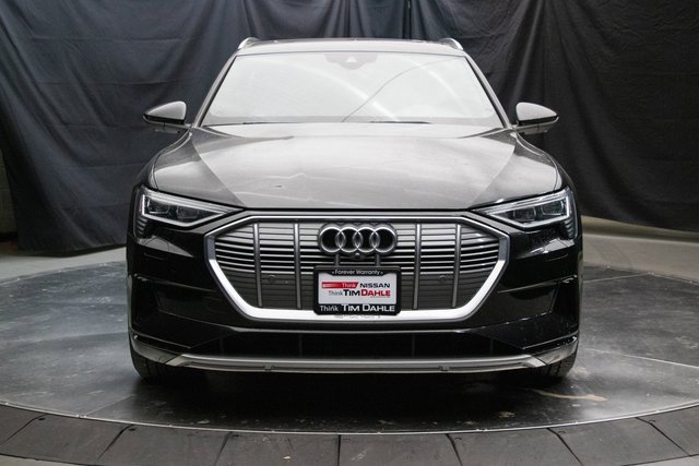Used 2022 Audi e-tron Premium Plus w/ Premium Plus Package image 4