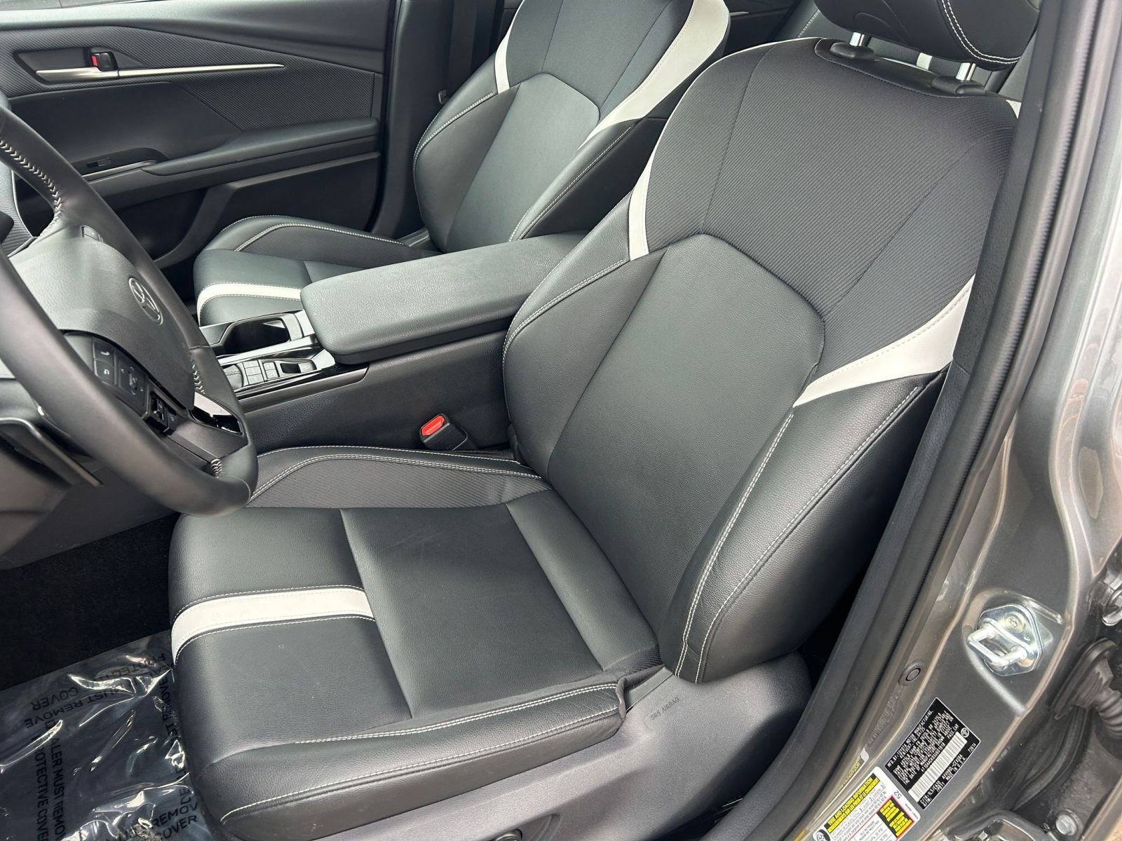 Used 2025 Toyota Camry SE FWD image 37