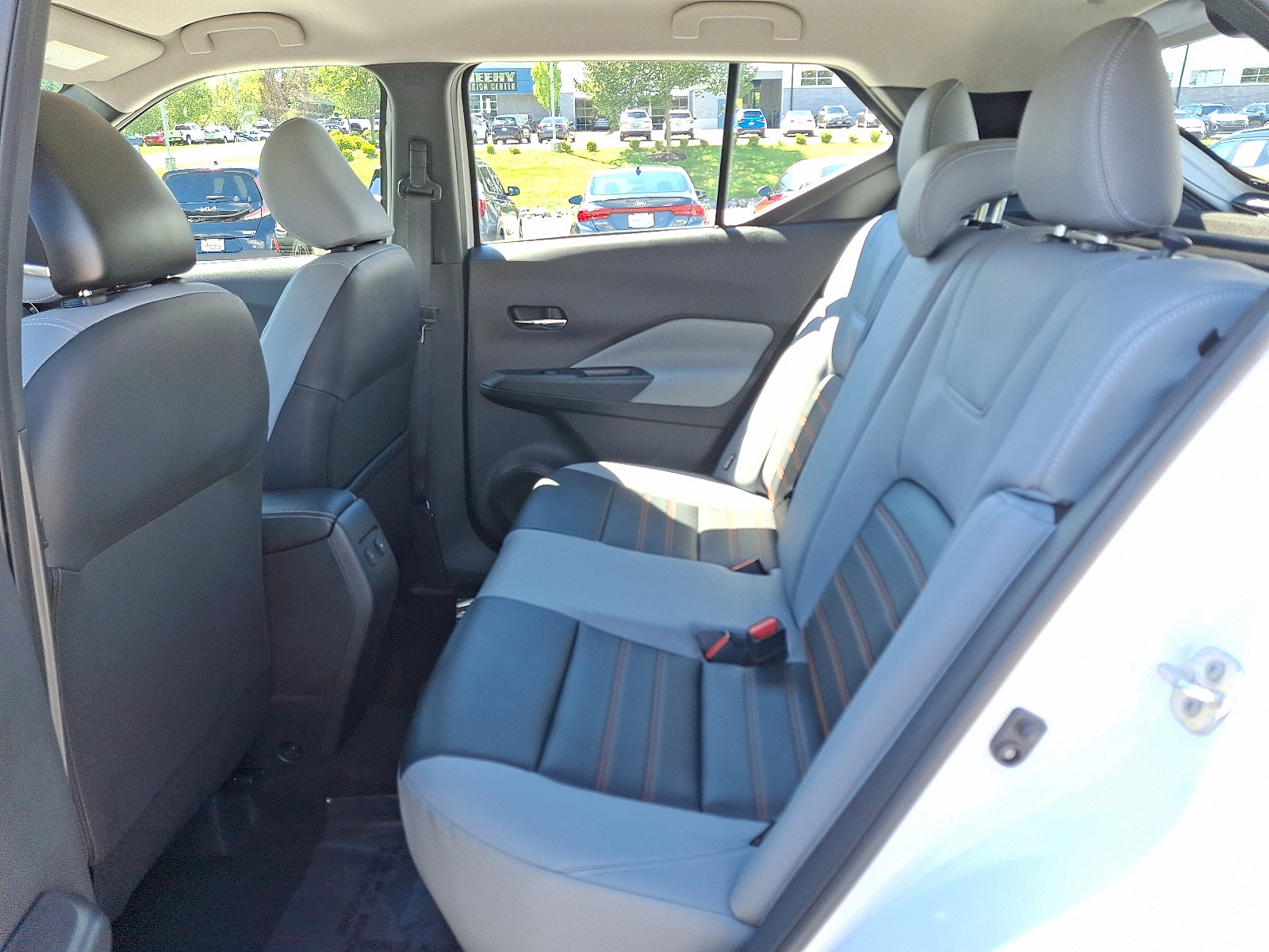 Used 2023 Nissan Kicks SR w/ SR Premium Package image 10