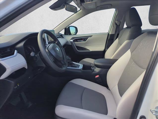 Used 2025 Toyota RAV4 XLE w/ Convenience Package FWD image 11