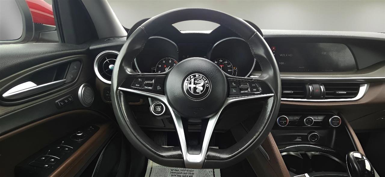 Used 2018 Alfa Romeo Stelvio Ti AWD/4WD image 13