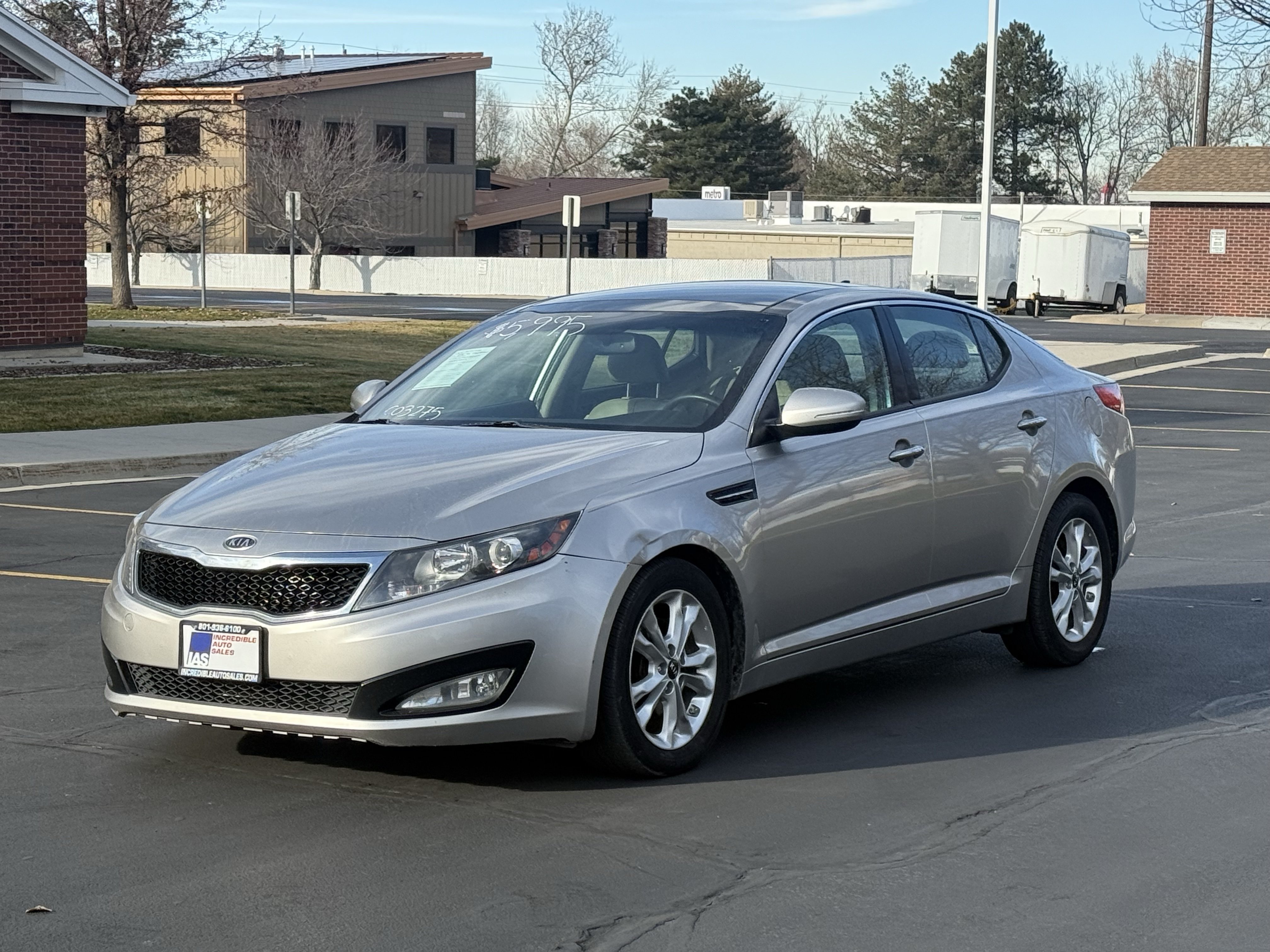 Used 2011 Kia Optima EX w/ Premium Pkg FWD image 2