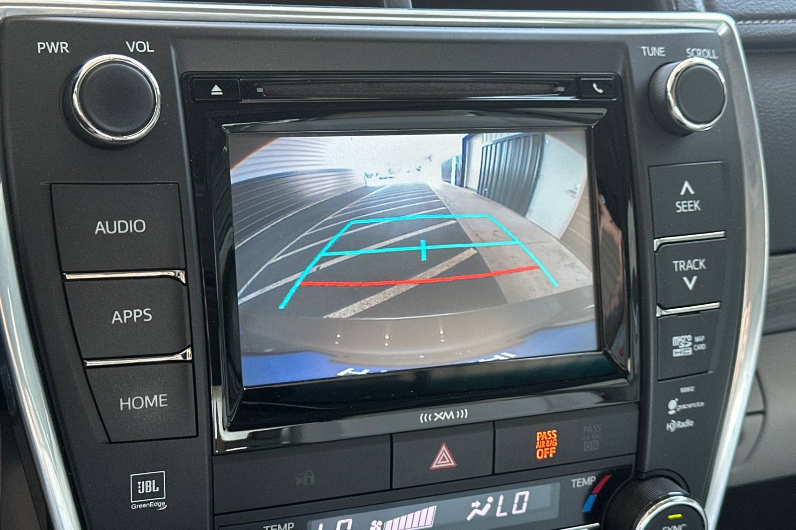 Used 2016 Toyota Camry XLE w/ Moonroof Package FWD image 21
