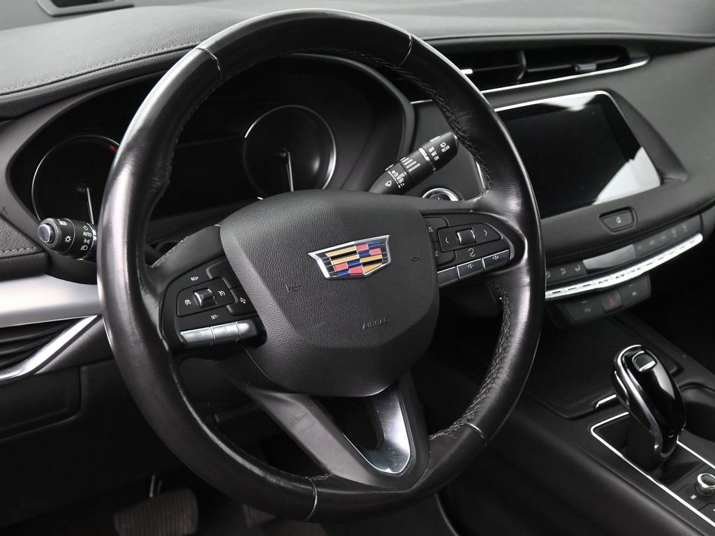 Used 2023 Cadillac XT4 Premium Luxury image 10