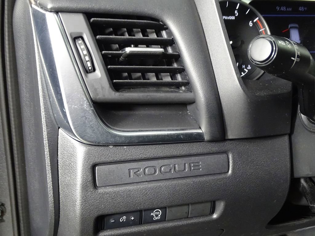 Used 2023 Nissan Rogue S image 18