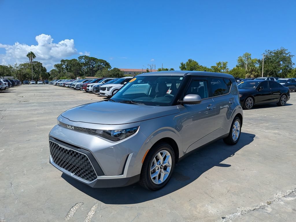 Certified 2023 Kia Soul S FWD image 4