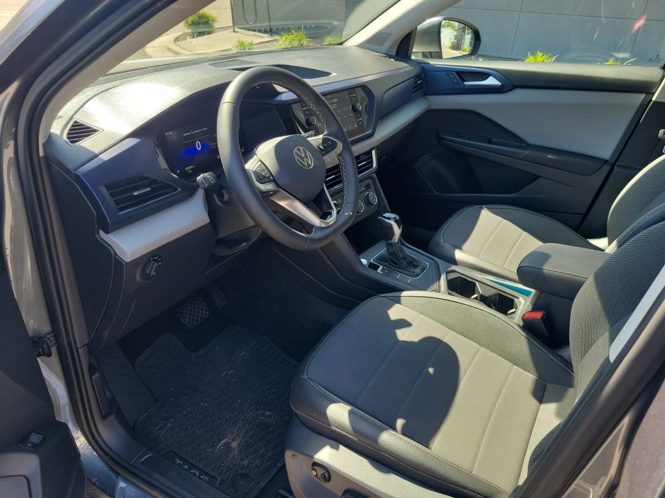 Used 2022 Volkswagen Taos SE image 34