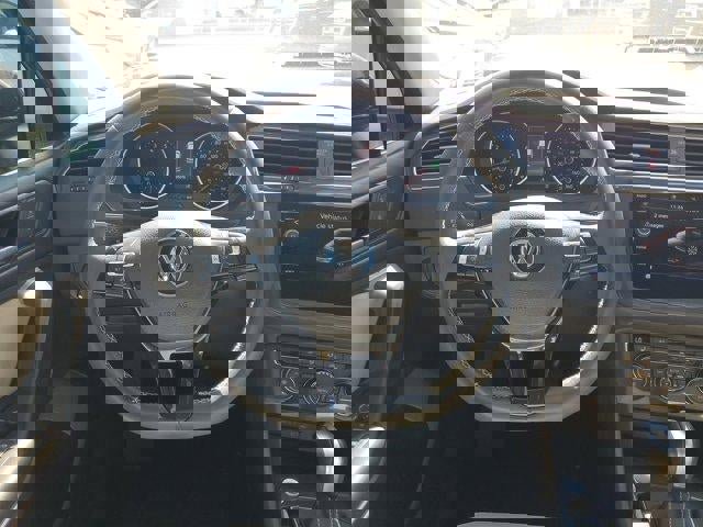 Used 2021 Volkswagen Tiguan SE image 13