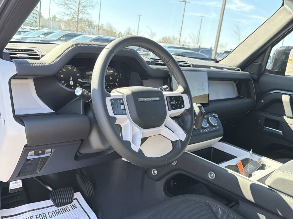 Used 2025 Land Rover Defender 110 S image 10