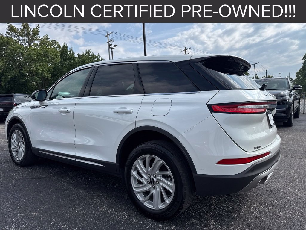 Used 2023 Lincoln Corsair FWD image 2