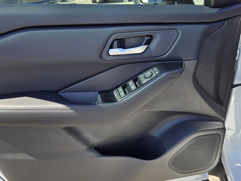 New 2026 Nissan Rogue SV w/ Cold Weather Package FWD image 17