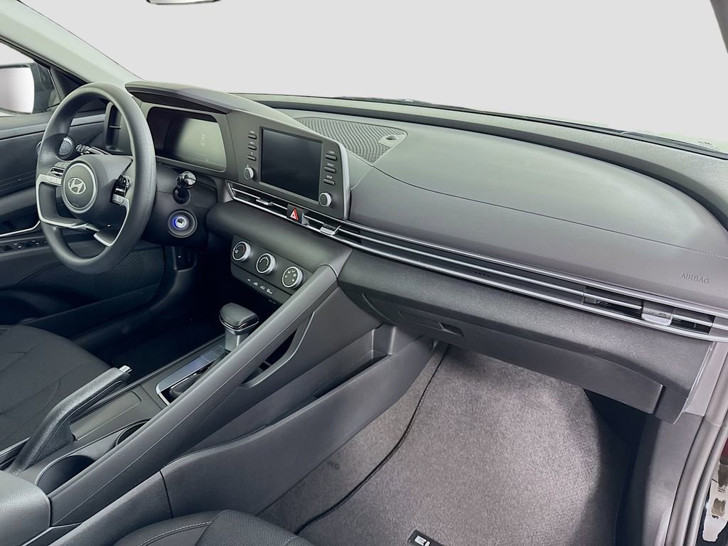New 2026 Hyundai Elantra SE image 28