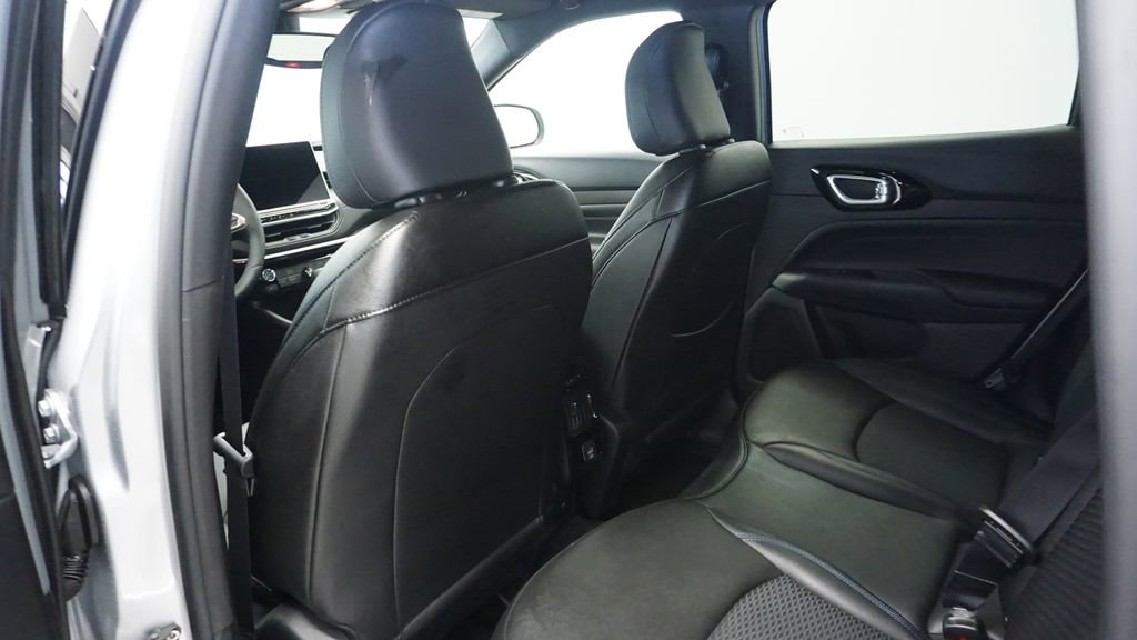 New 2026 Jeep Compass Latitude image 25