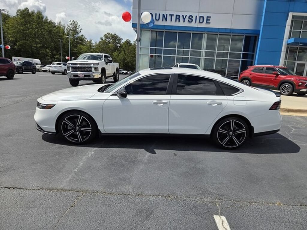 Used 2025 Honda Accord Sport image 2