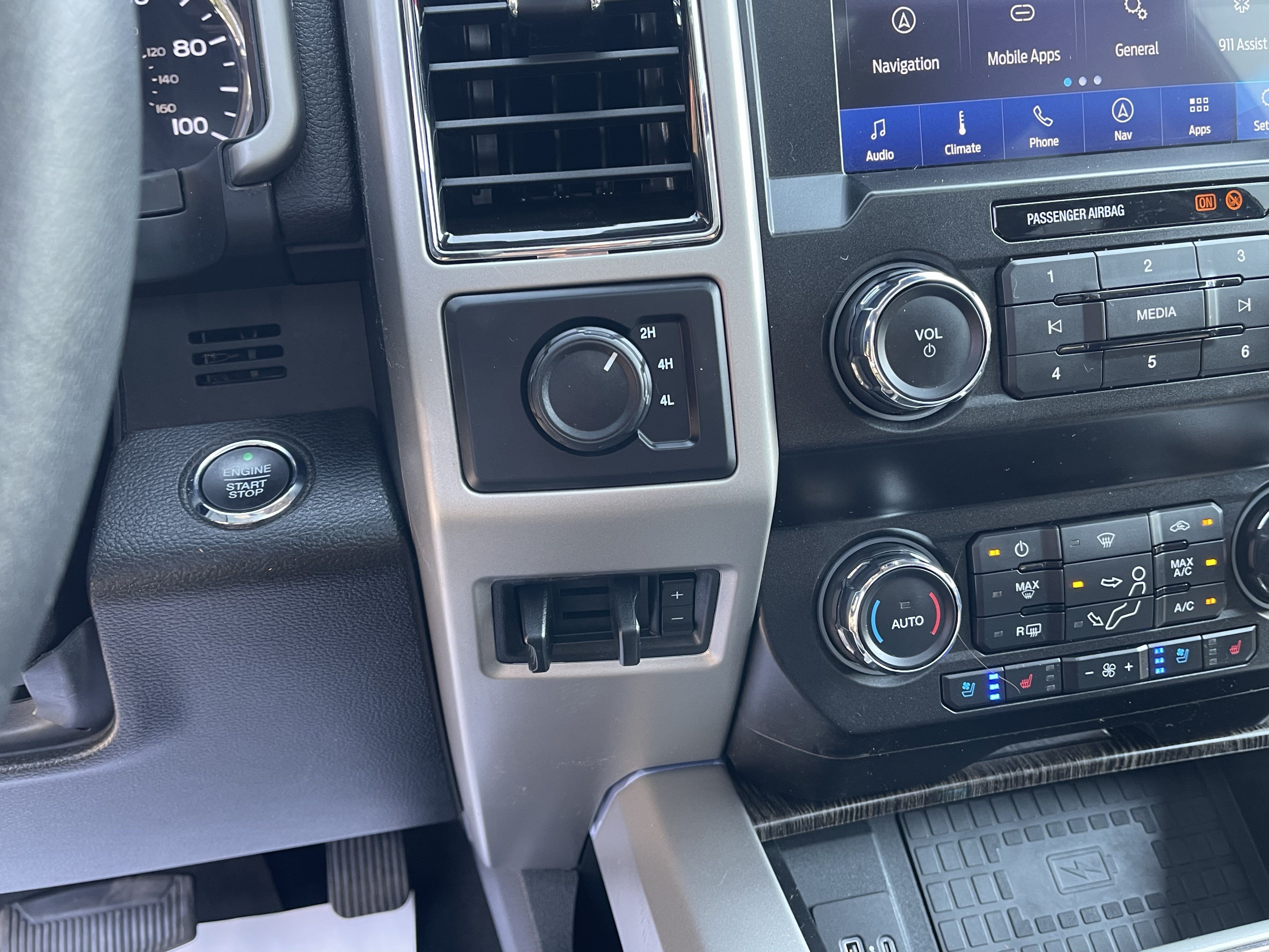 Used 2021 Ford F350 Lariat w/ Lariat Ultimate Package AWD/4WD image 25