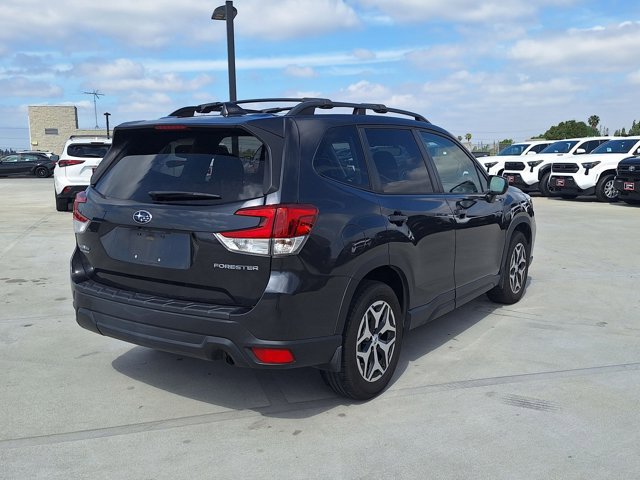 Used 2019 Subaru Forester Premium w/ All-Weather Package image 5