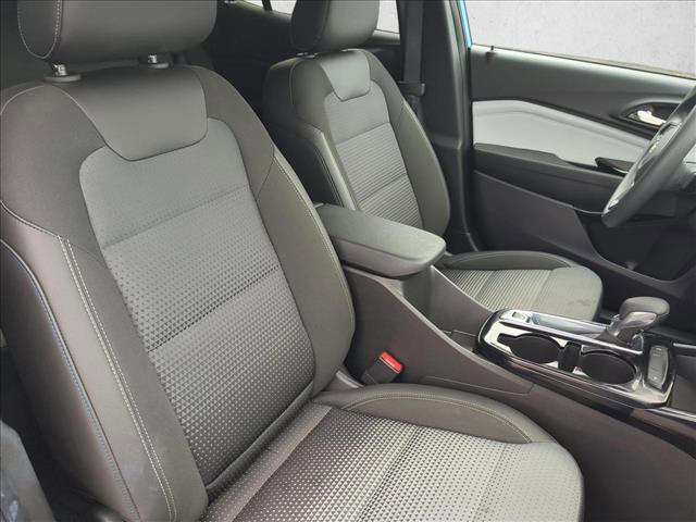 Certified 2025 Chevrolet Trax LT image 25