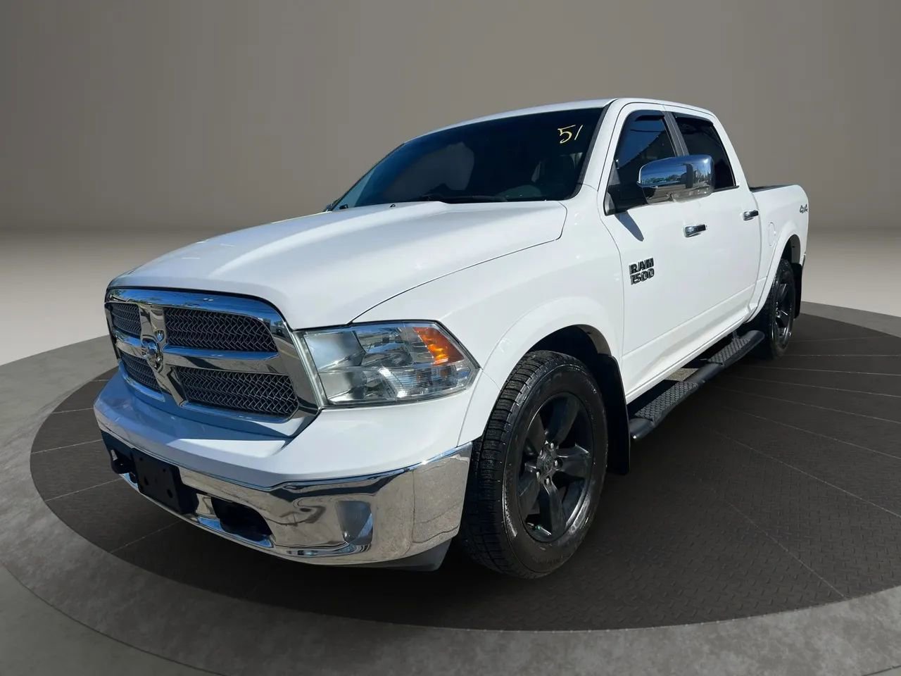 Used 2018 RAM 1500 SLT AWD/4WD image 1