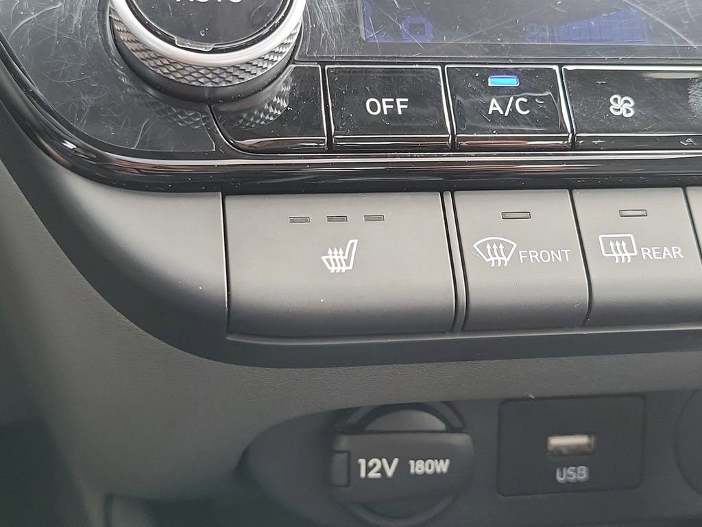 Used 2025 Hyundai Elantra SEL FWD image 31