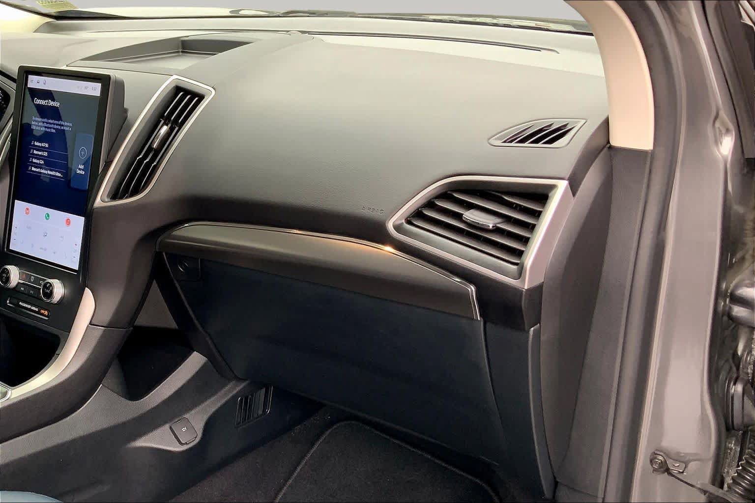 Used 2024 Ford Edge SEL w/ Sport Appearance Package AWD/4WD image 17