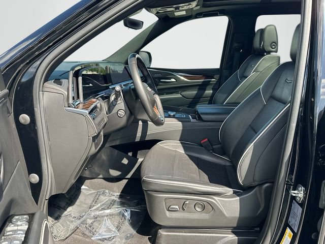 Used 2023 Cadillac Escalade Premium Luxury AWD/4WD image 16