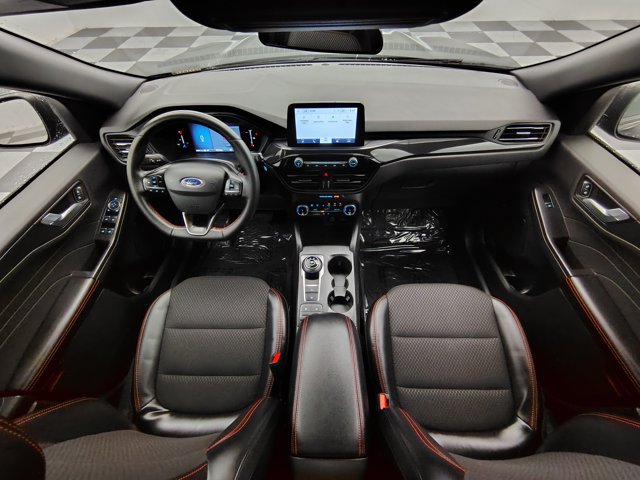 Certified 2025 Ford Escape ST-Line AWD/4WD image 2