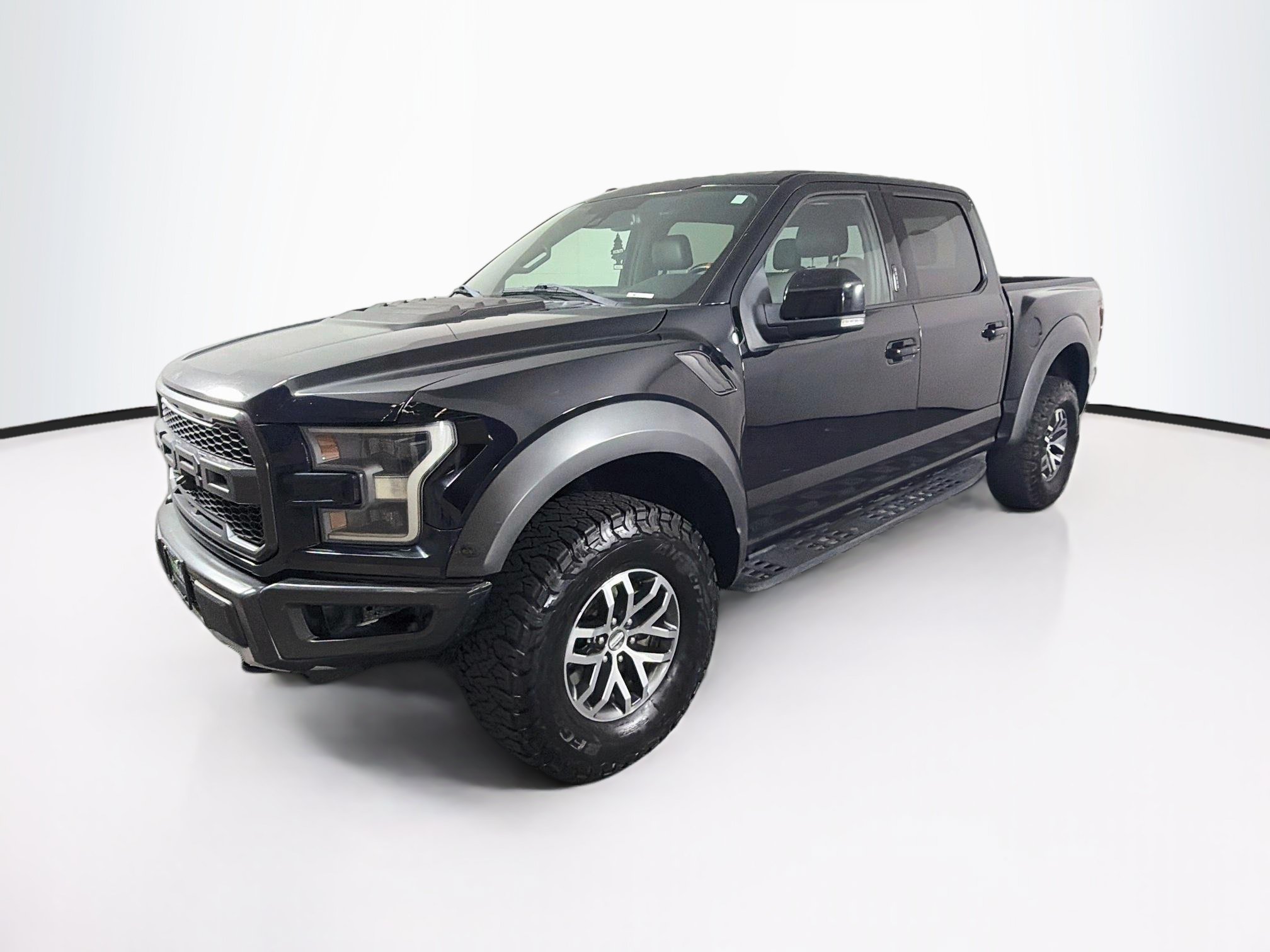 Used 2018 Ford F150 Raptor w/ Equipment Group 802A Luxury AWD/4WD image 3