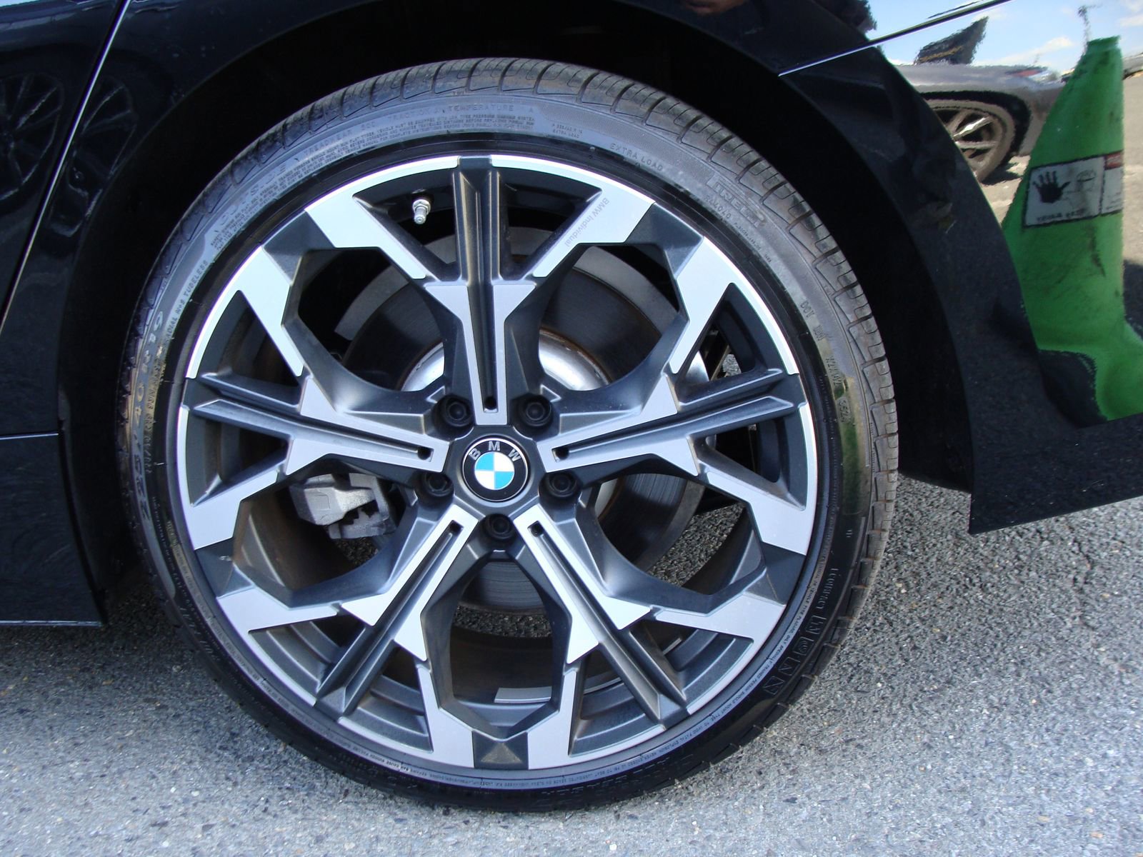 Used 2025 BMW 330i Sedan w/ M Sport Package image 37