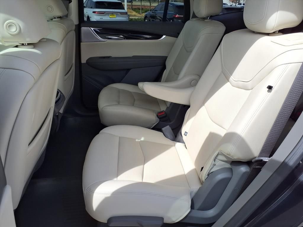 Used 2023 Cadillac XT6 Premium Luxury w/ Technology Package image 26