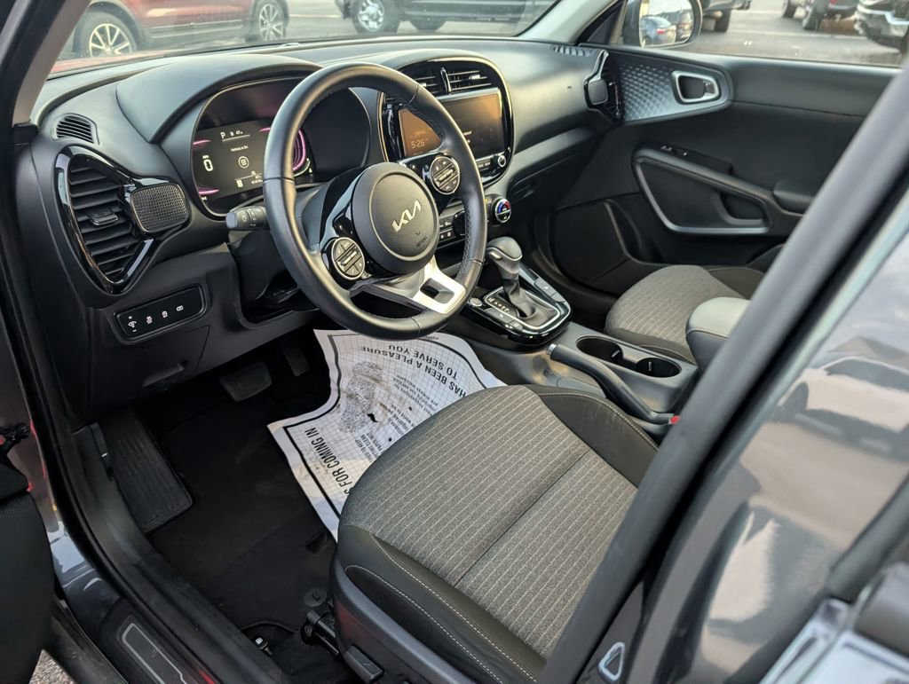 Used 2023 Kia Soul EX image 12