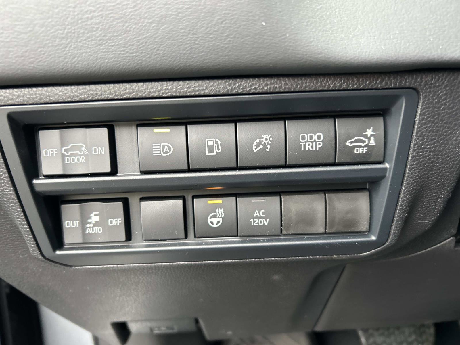 Used 2026 Toyota Sequoia Platinum image 36