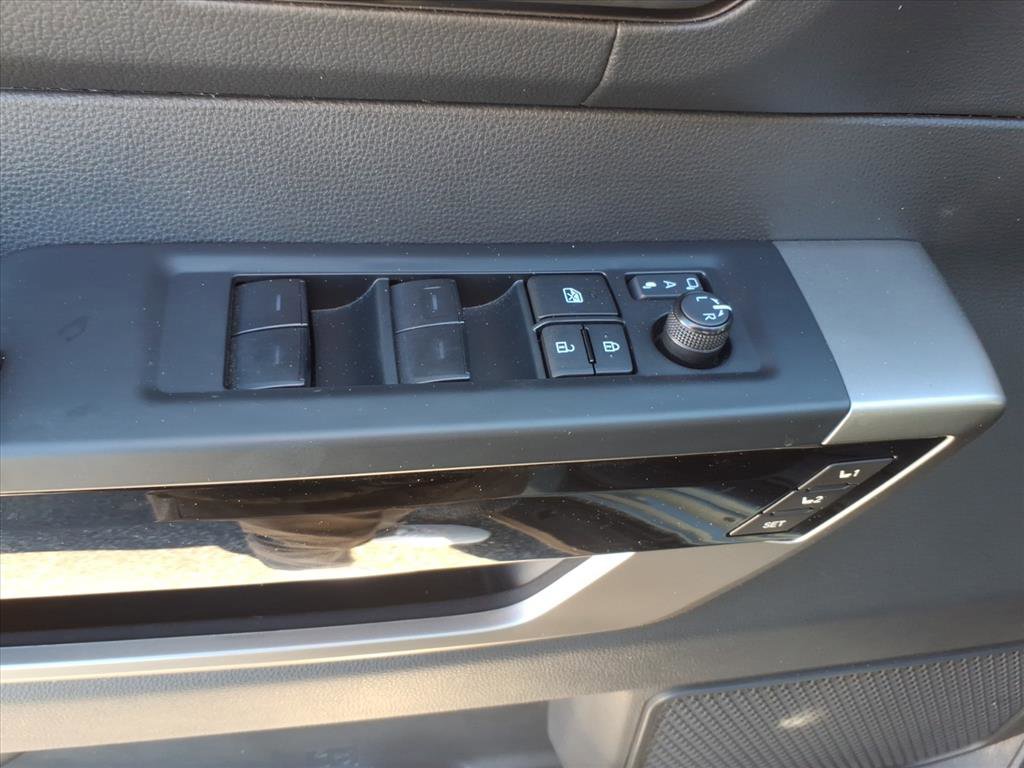 Used 2024 Toyota Tundra Limited AWD/4WD image 25