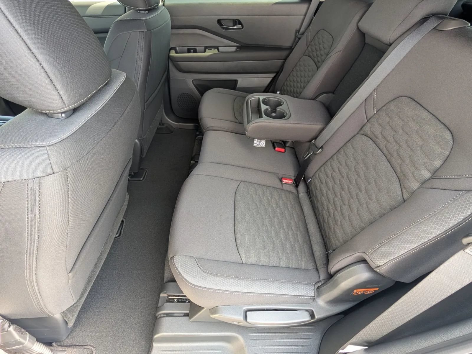 New 2026 Nissan Pathfinder SV w/ SV Premium Package FWD image 12