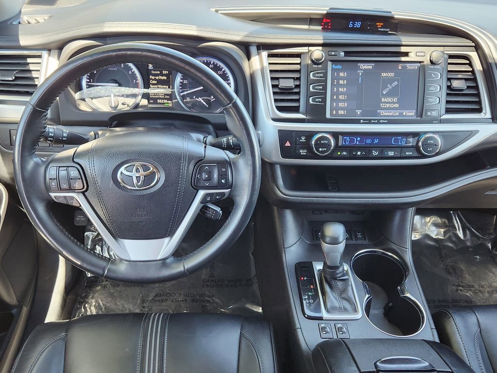 Used 2018 Toyota Highlander SE AWD/4WD image 3