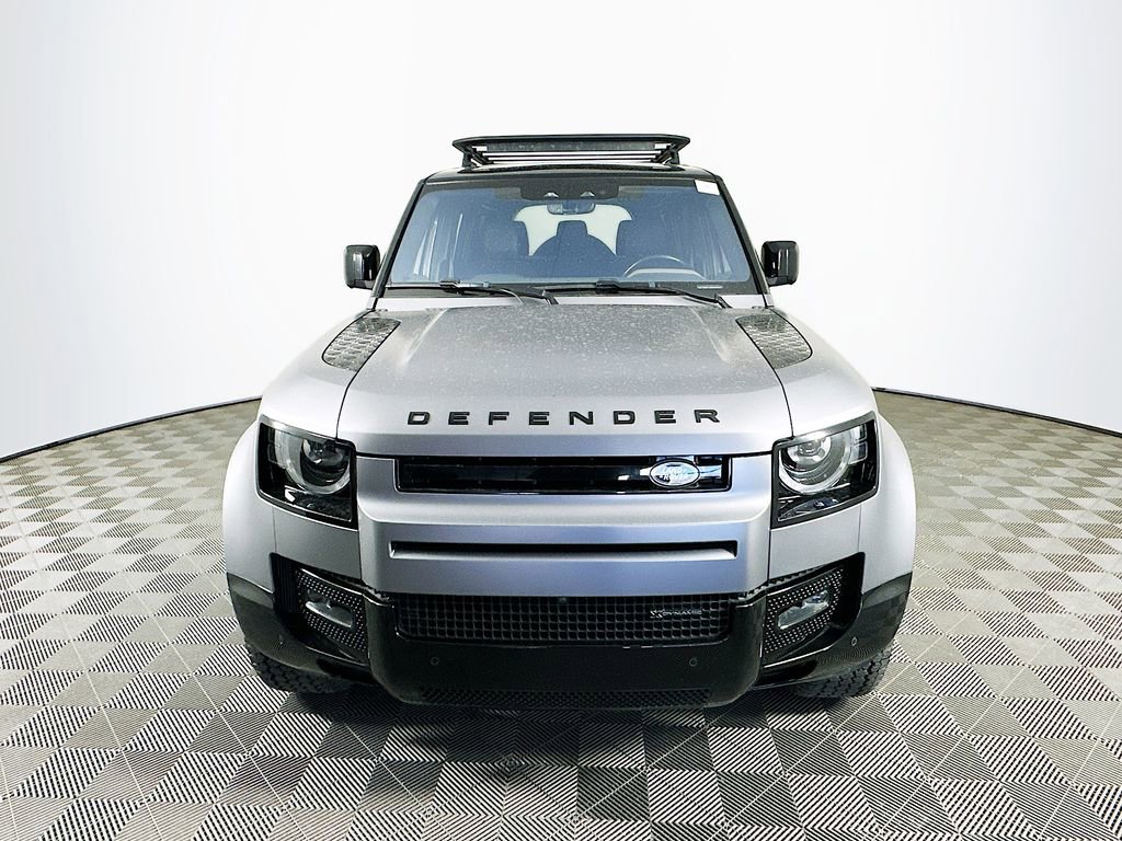 Used 2022 Land Rover Defender 110 X-Dynamic SE image 3