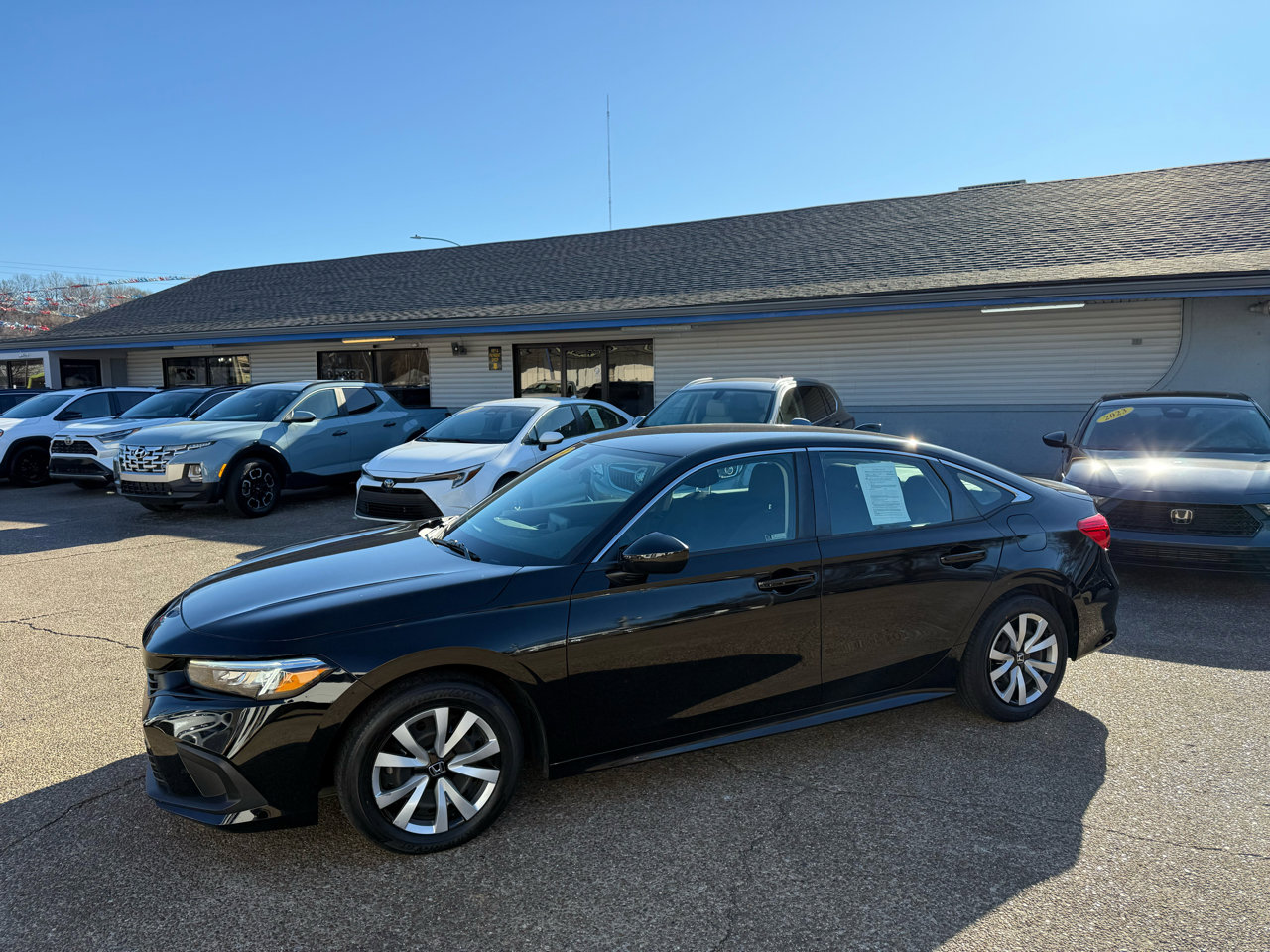 Used 2023 Honda Civic LX image 3