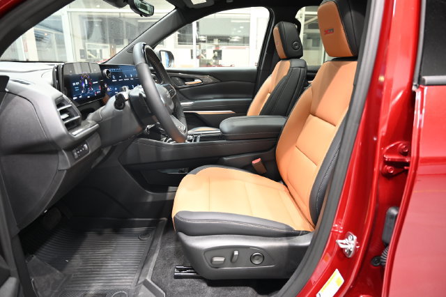 New 2027 Chevrolet Traverse Z71 w/ Enhanced Driving Package AWD/4WD image 9