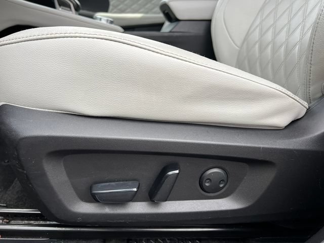 Used 2024 Mitsubishi Outlander SEL AWD/4WD image 15