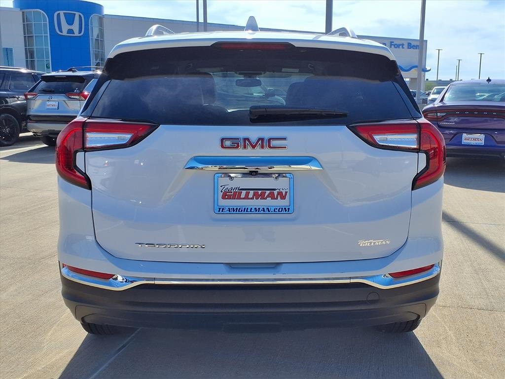 Used 2024 GMC Terrain SLT image 22