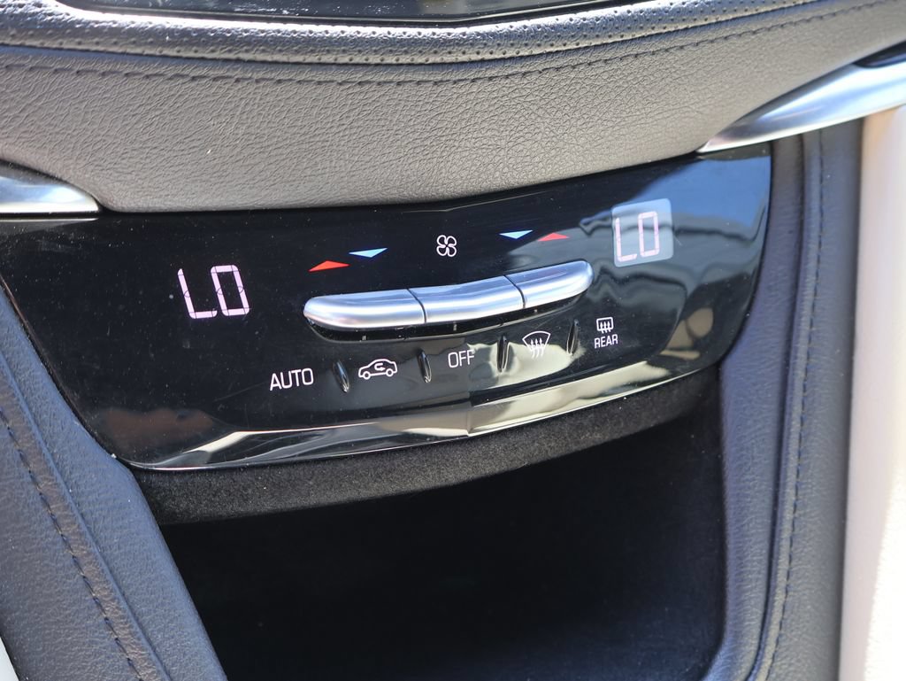 Used 2017 Cadillac XT5 FWD image 36