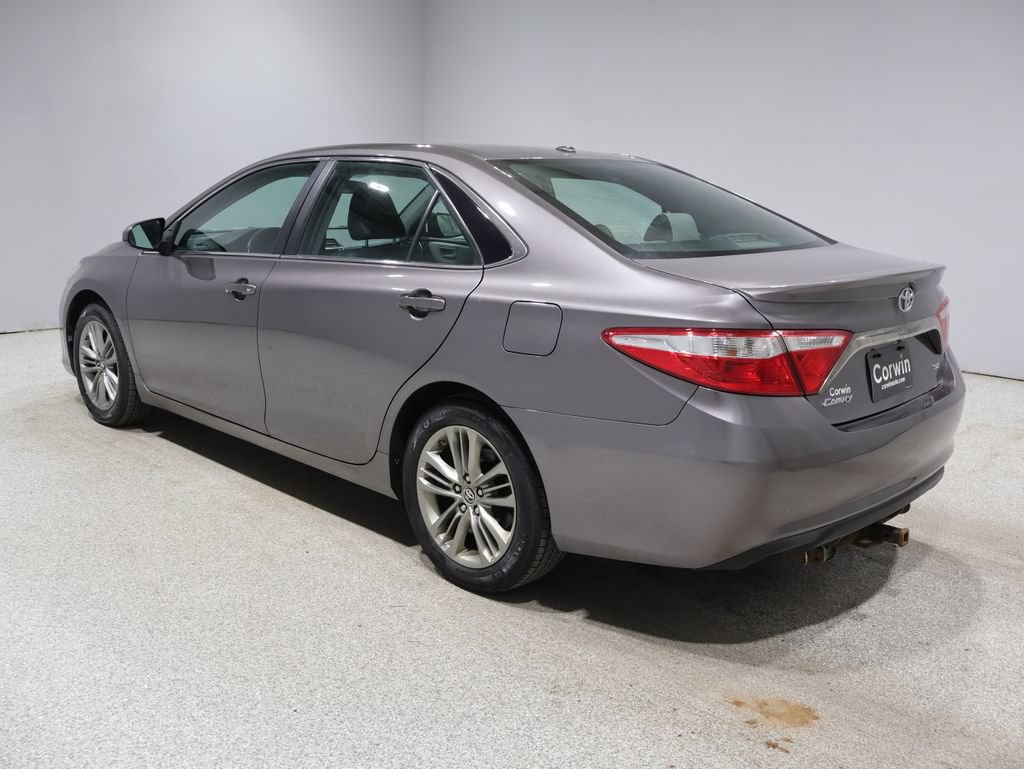 Used 2015 Toyota Camry SE FWD image 4