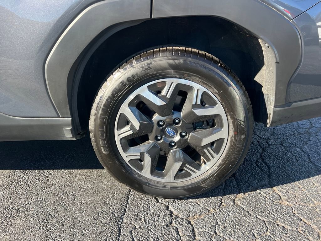 Used 2025 Subaru Forester Premium image 11