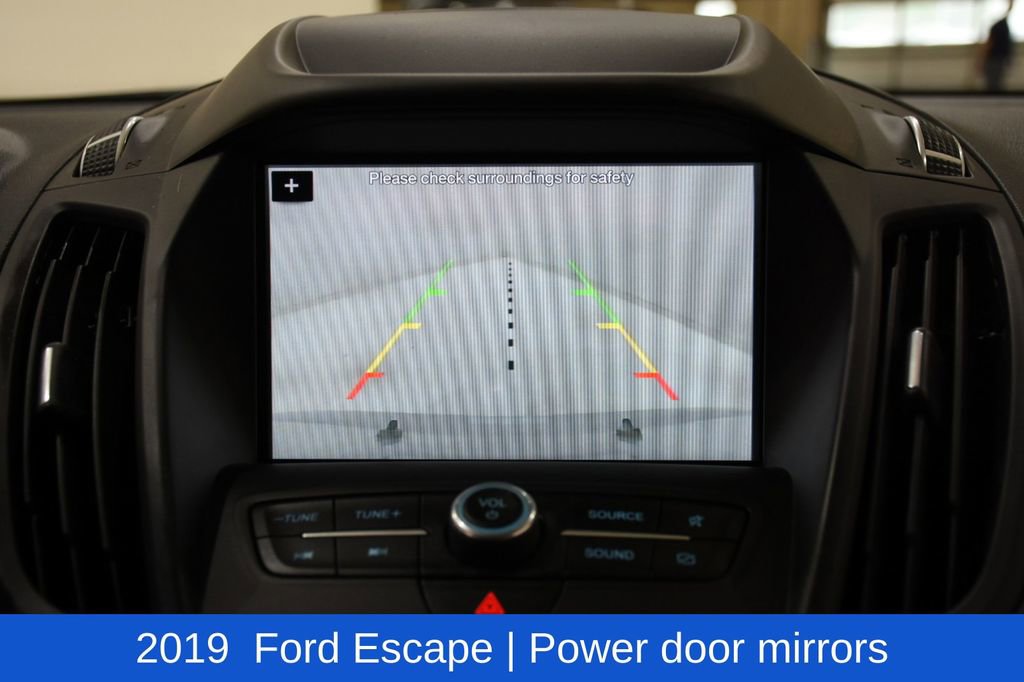 Used 2019 Ford Escape SE FWD image 18