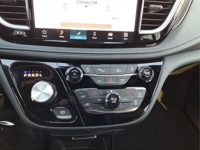 New 2026 Chrysler Pacifica Select image 17