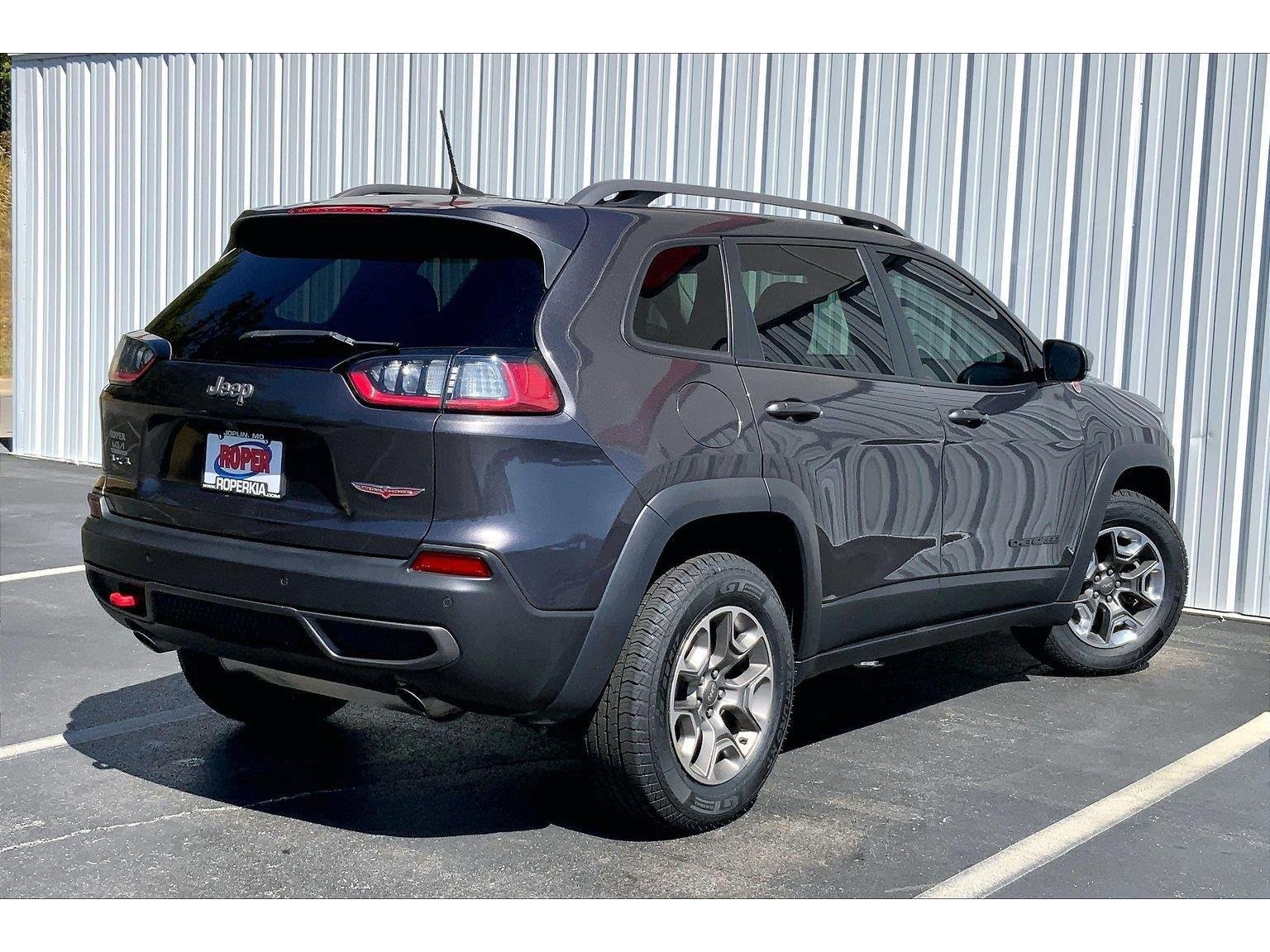 Used 2021 Jeep Cherokee Trailhawk AWD/4WD image 11