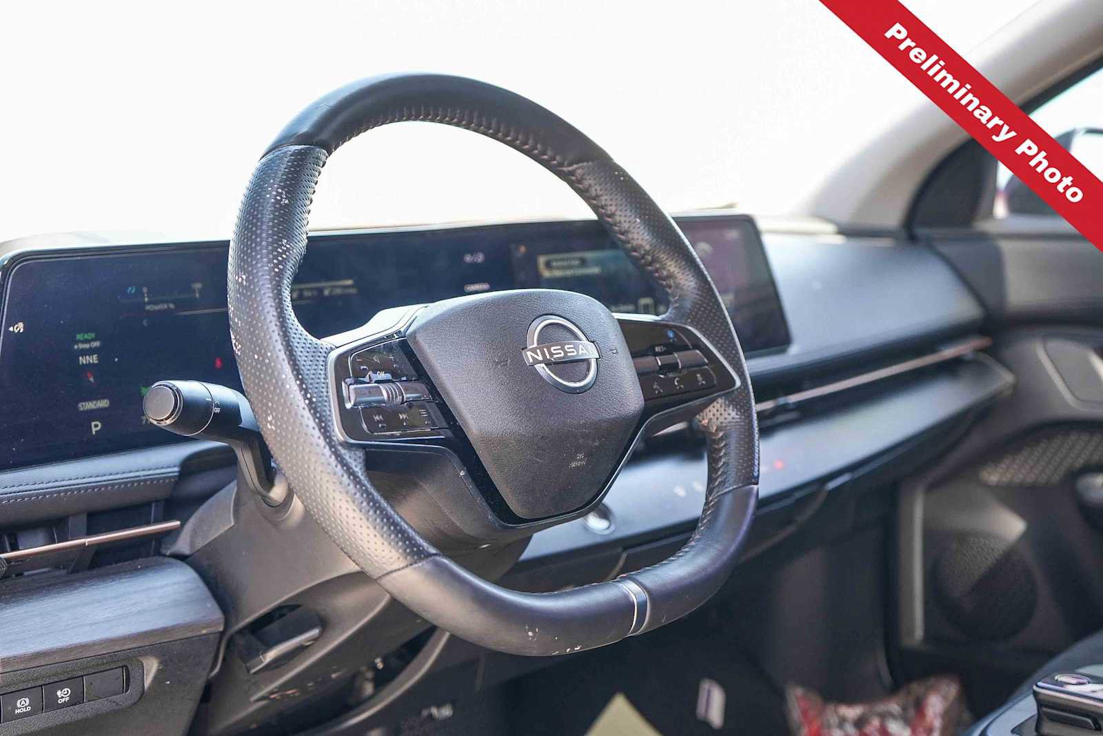 Used 2024 Nissan Ariya AWD image 14