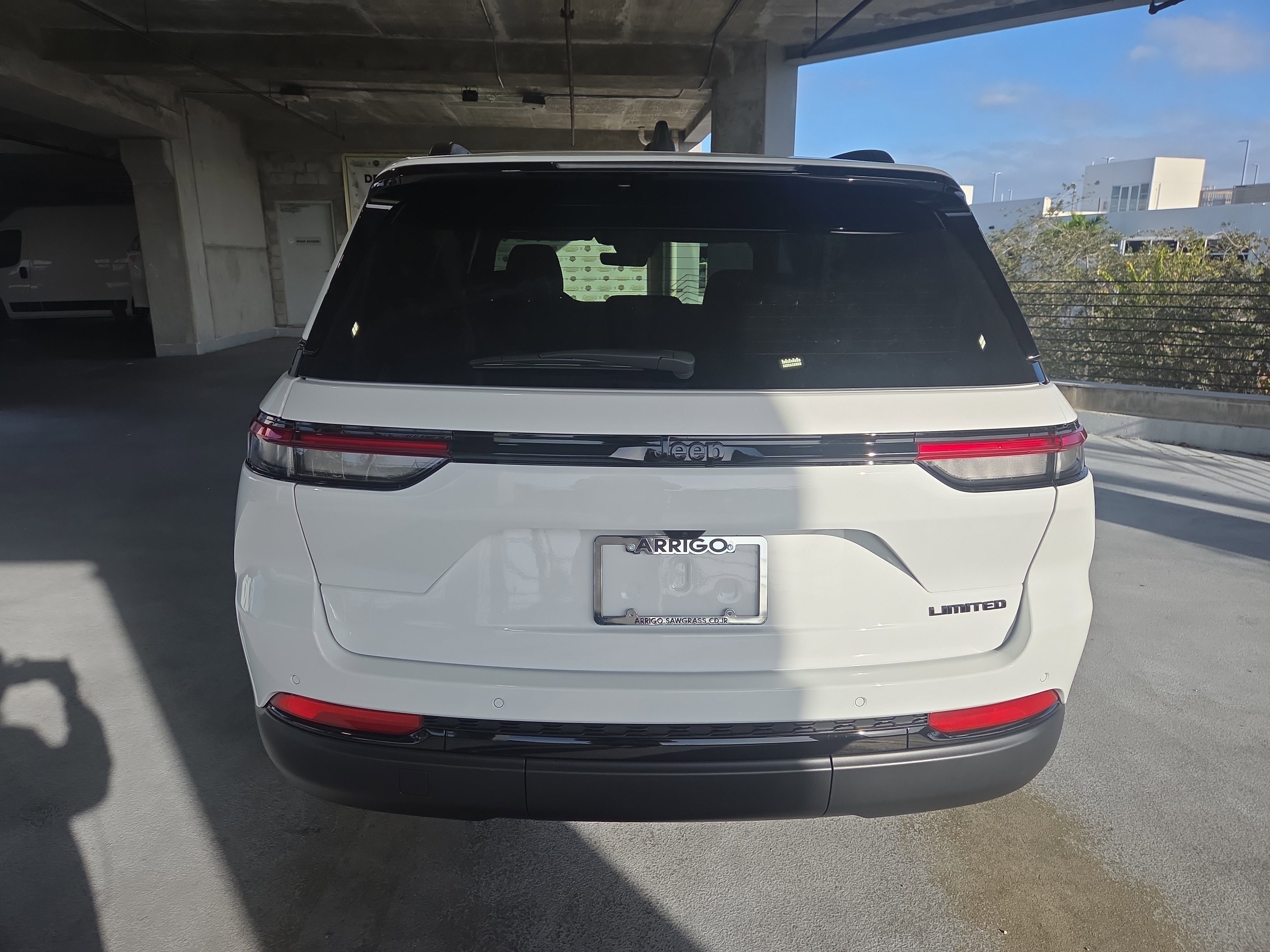 New 2025 Jeep Grand Cherokee Limited w/ Black Appearance Package image 6