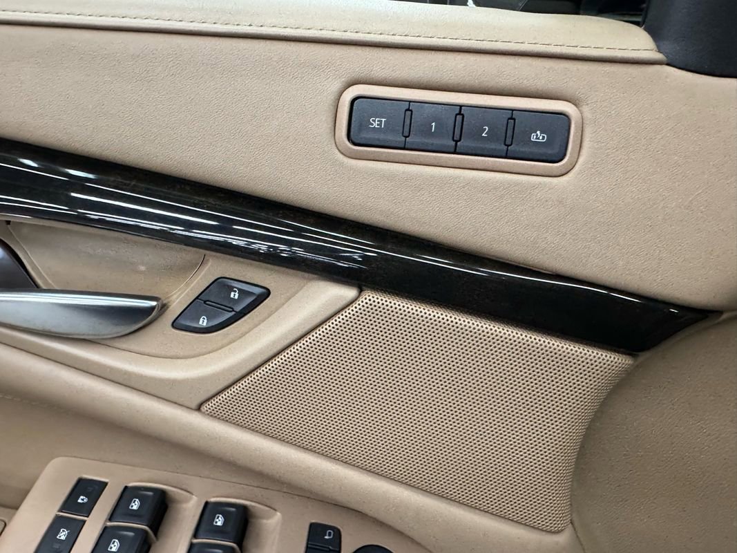 Used 2019 Cadillac Escalade ESV Platinum image 24