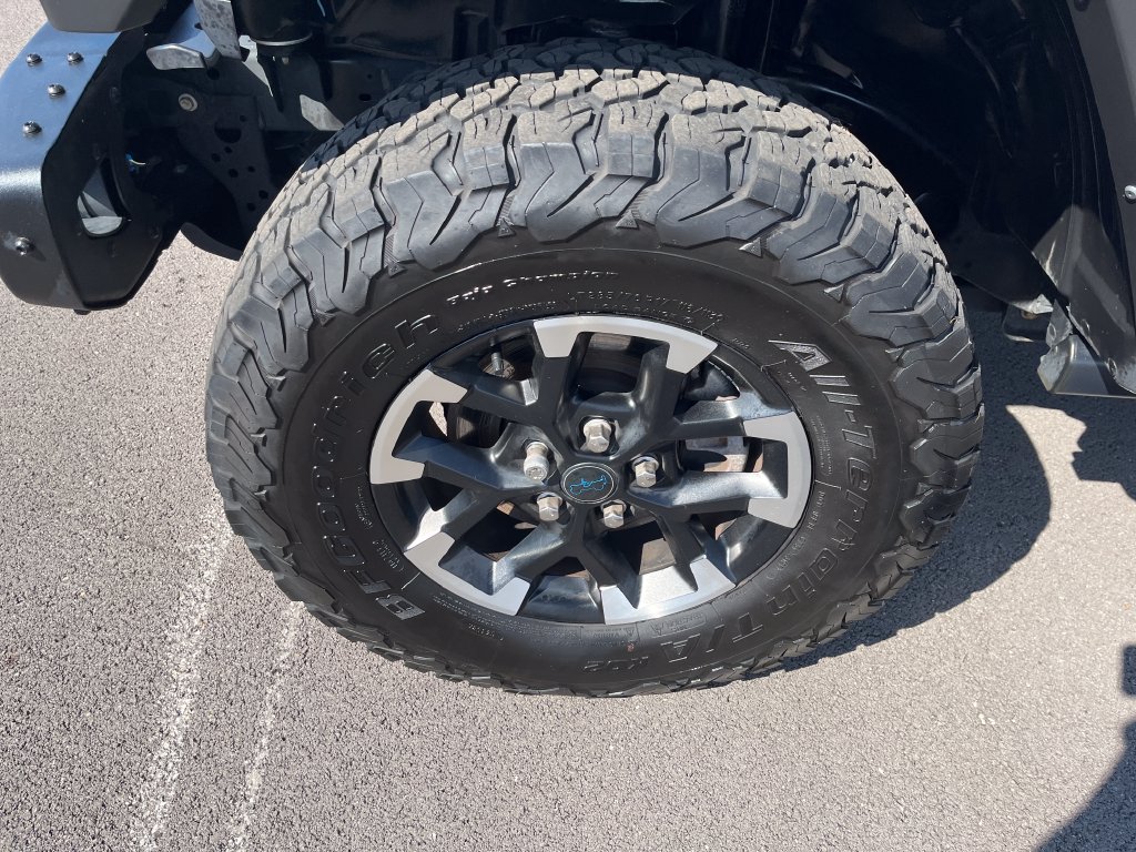Used 2024 Jeep Wrangler Unlimited Rubicon 4xe AWD/4WD image 9