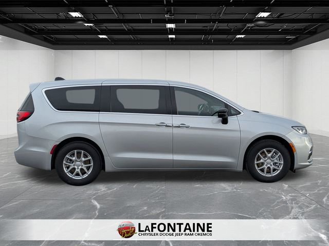 New 2026 Chrysler Pacifica Select image 6